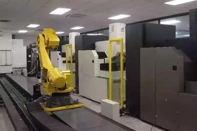 What problems need to be solved in automation of mold industry?