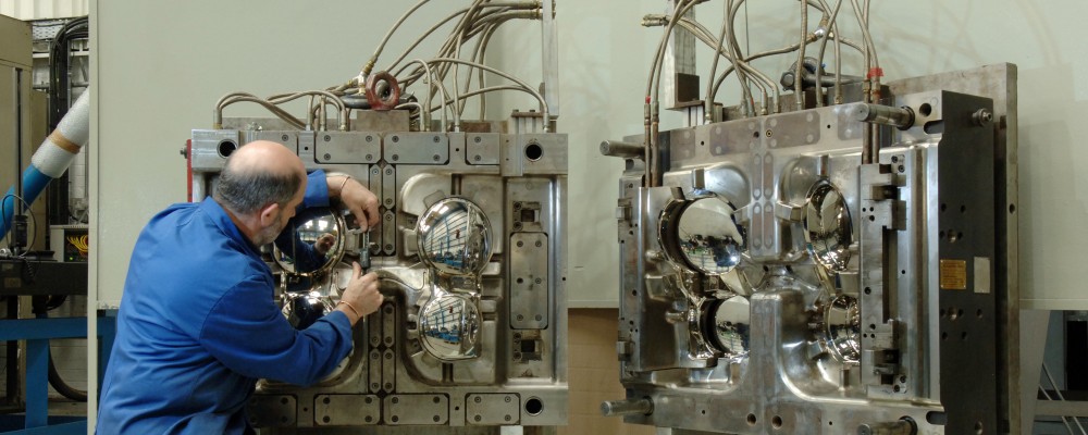injection mould tool manufacture
